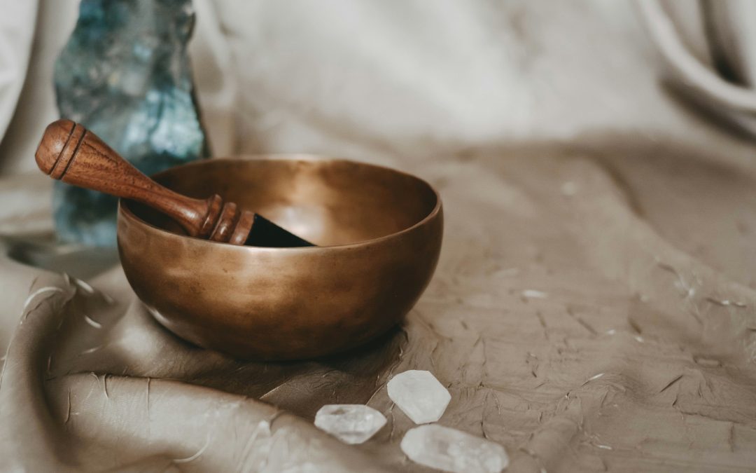 The Power of Sound Healing: Your Guide to Playing Singing Bowls from Seasons of Sound