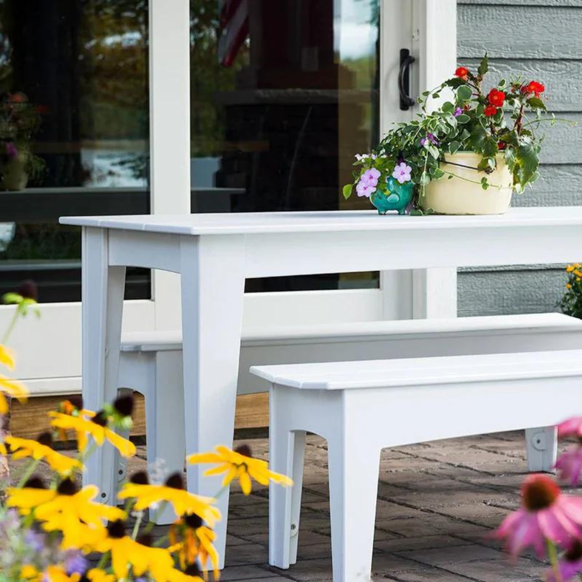 al fresco dining table